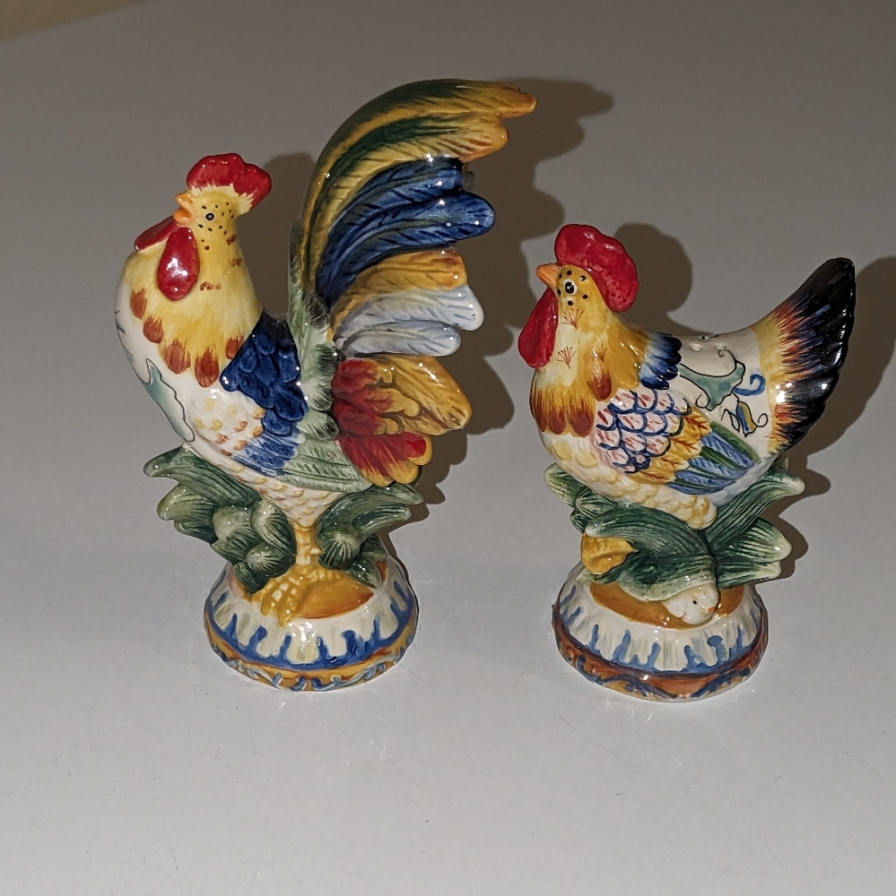 Set of Vintage Fitz & Floyd Rooster & Hen Salt/ Pepper Shakers